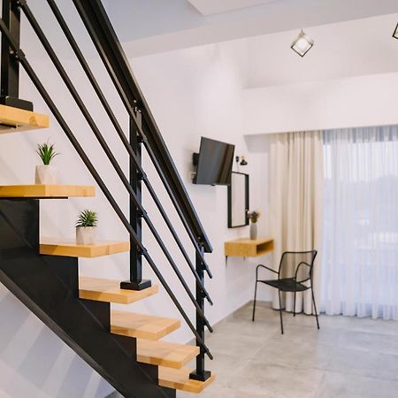 Blue Stone Luxury Suites Ліменарія Екстер'єр фото