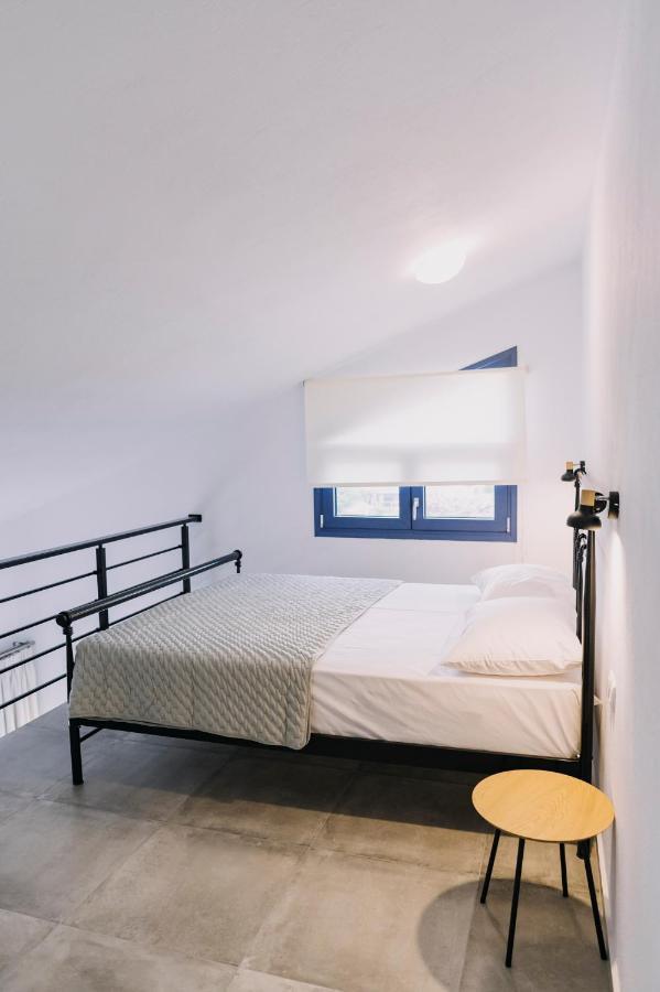 Blue Stone Luxury Suites Ліменарія Екстер'єр фото