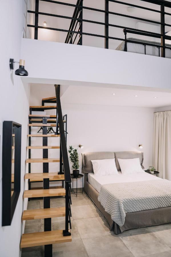 Blue Stone Luxury Suites Ліменарія Екстер'єр фото