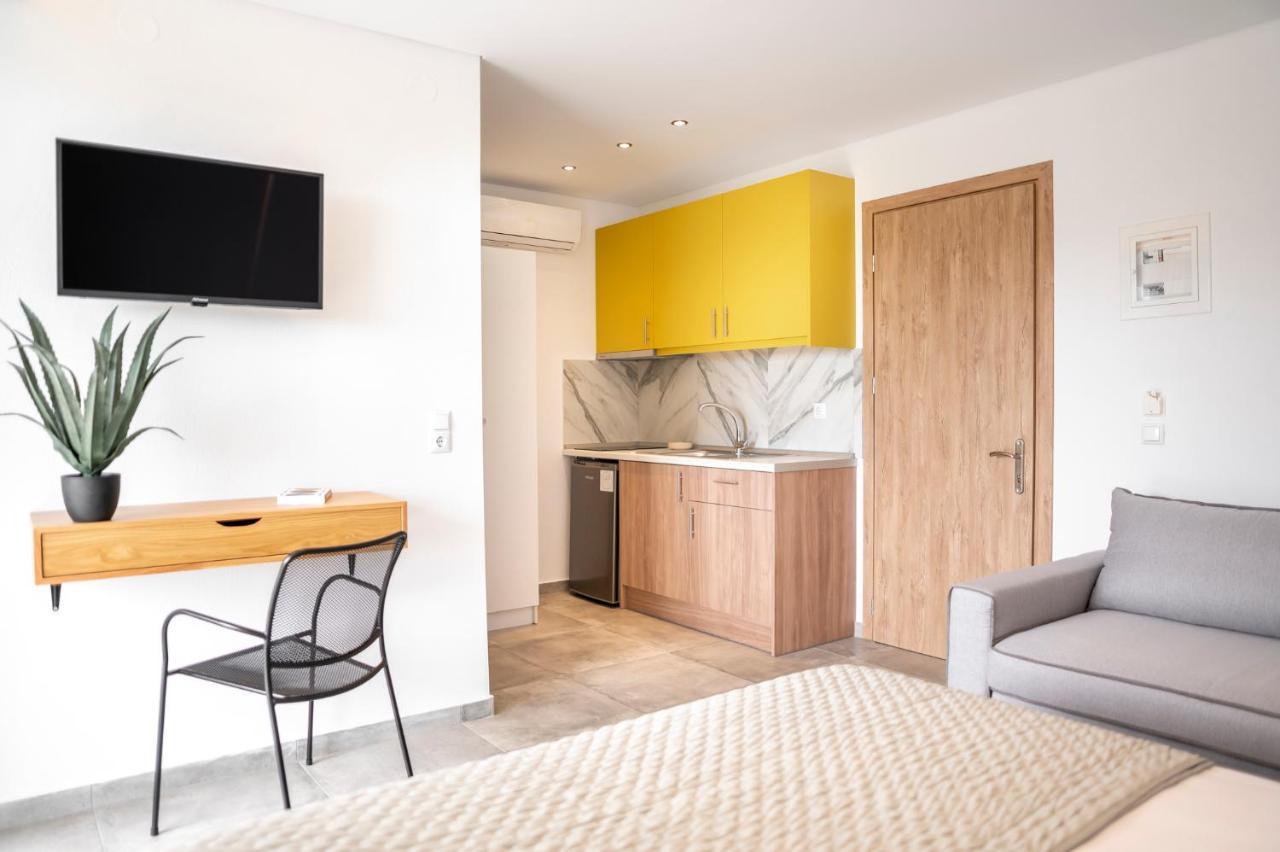 Blue Stone Luxury Suites Ліменарія Екстер'єр фото