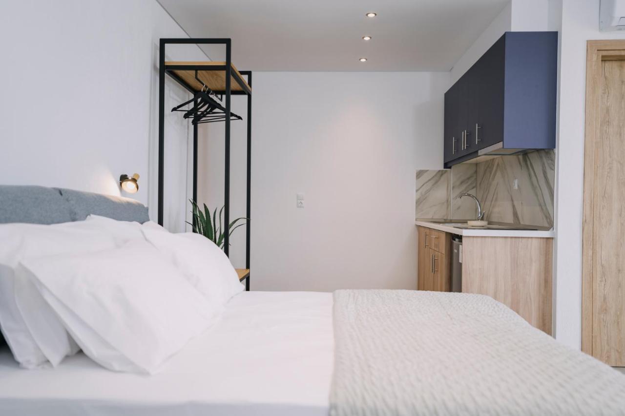 Blue Stone Luxury Suites Ліменарія Екстер'єр фото